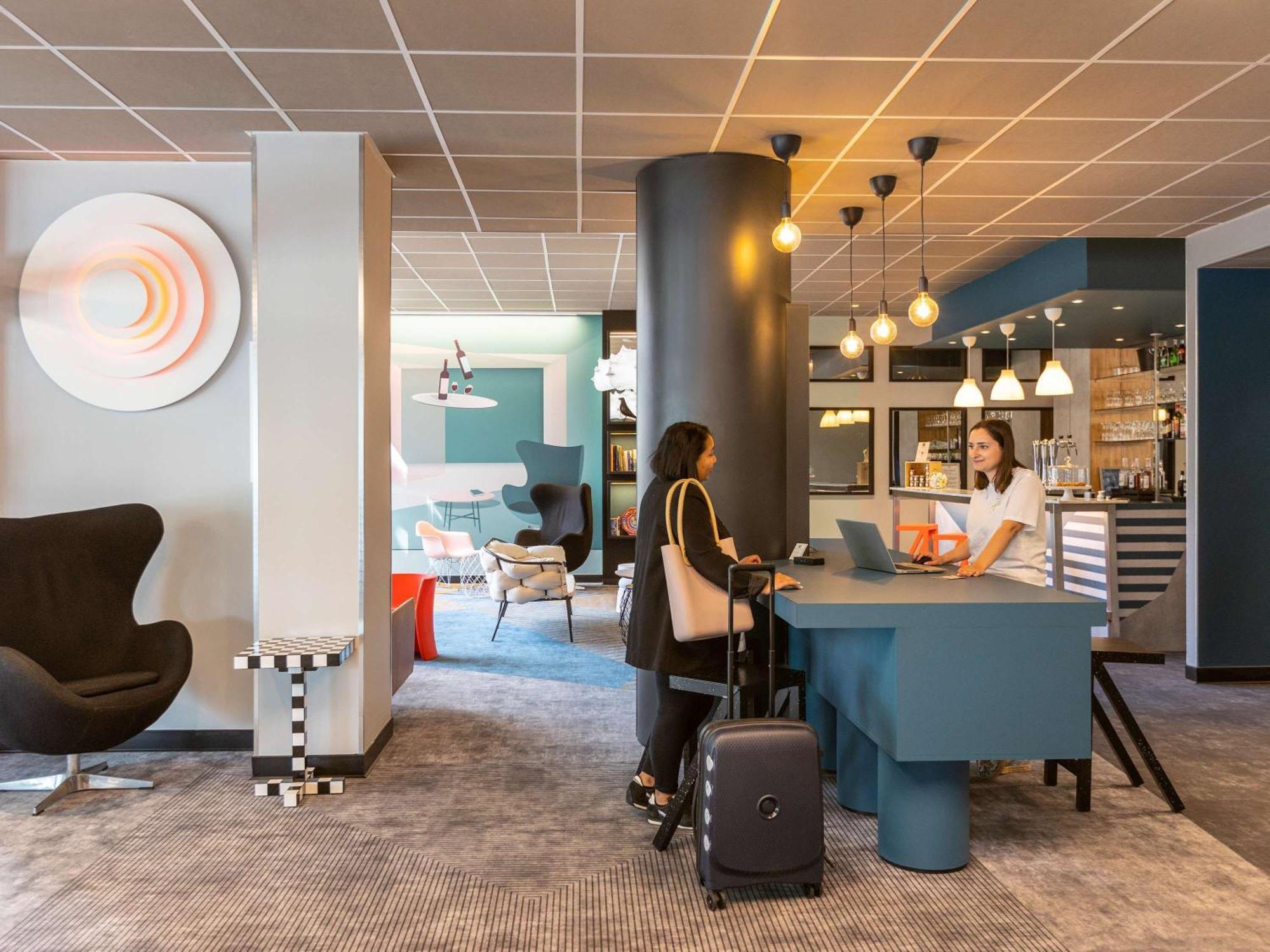 Ibis Styles Bordeaux Centre Meriadeck Exterior foto